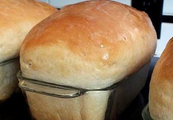 Рецепт хлеба наших бабушек старинный. Бабушка с хлебом. Бабка (кулинария). Мягкий хлеб сказка. Колобашки блюдо.